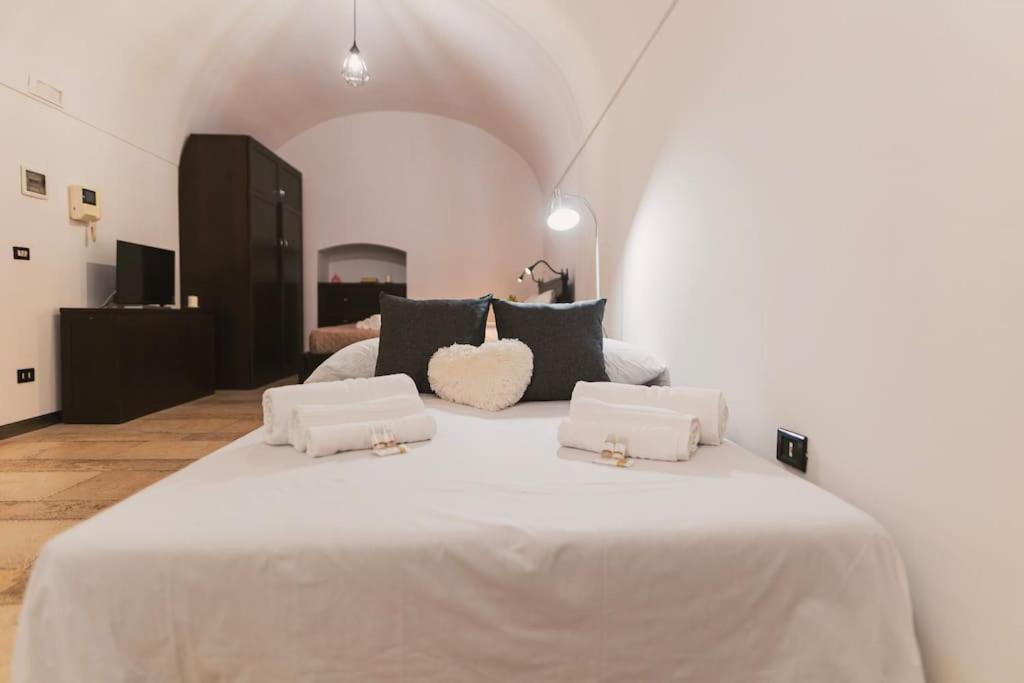 Trani -Suite ❉Marmor - Elegante Casa Storica ❉ Exterior photo